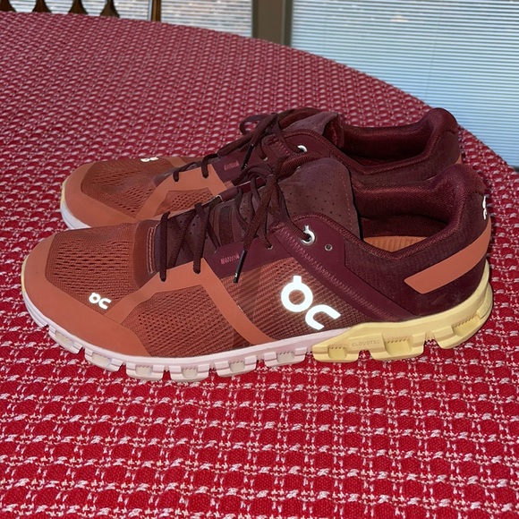 On Running Other - Orange and maroon On Cloud Running sneakers